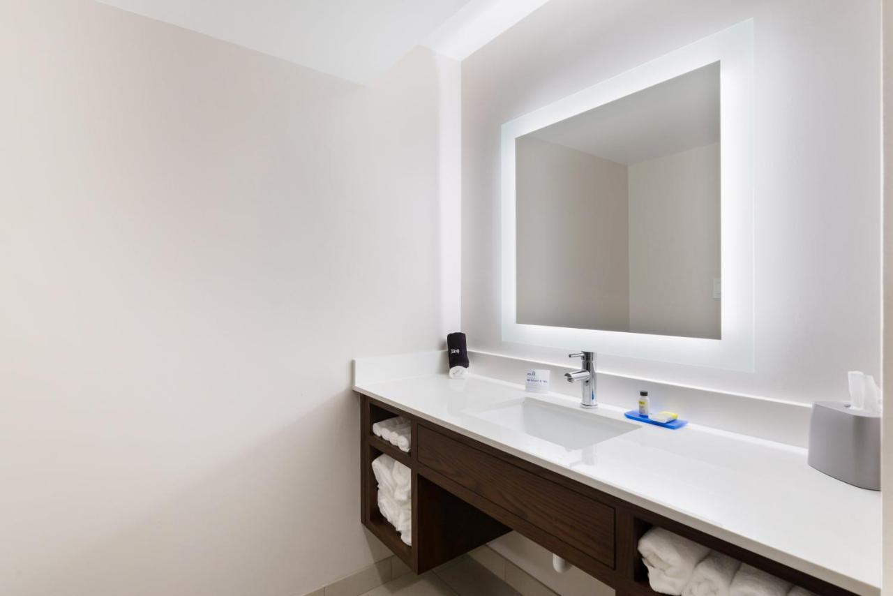 Holiday Inn Express Naperville By Ihg Kültér fotó